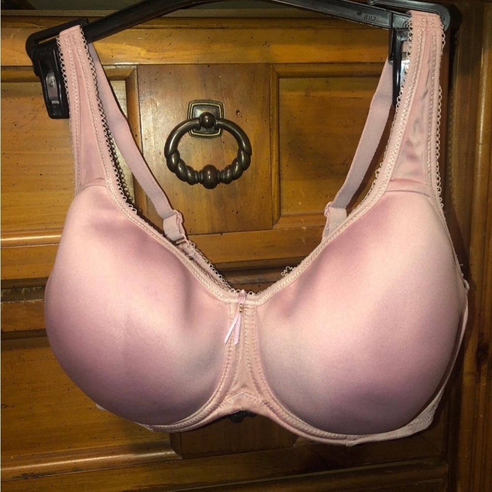 Wacoal Pink Basic Beauty underwire T-shirt Bra. 36DD.